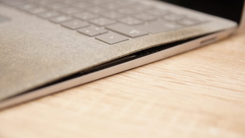 【バッテリー膨張】嘘だといってよ、Surface Laptop。3年間利用した Surface Laptop のバッテリーがヤバい。 